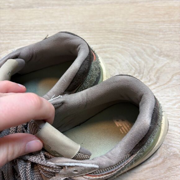 New Balance 57/40 Sneaker Women's 9.5 Color Taupe - Picture 5 of 7